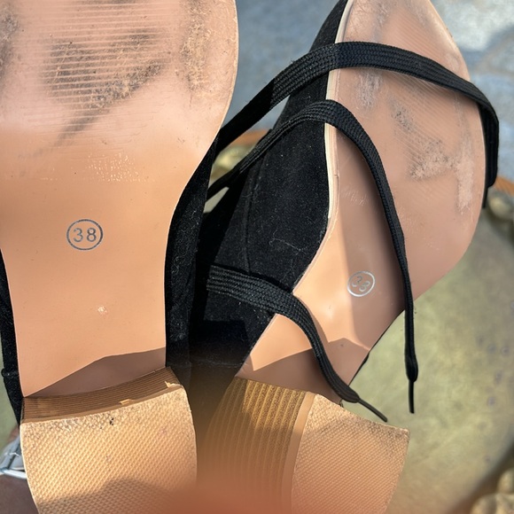 Black booties. Good condition - Picture 3 of 3